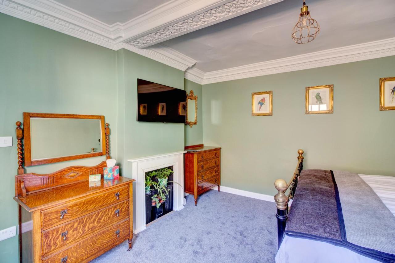 Bed and Breakfast Green Parrot House Devizes Exterior foto